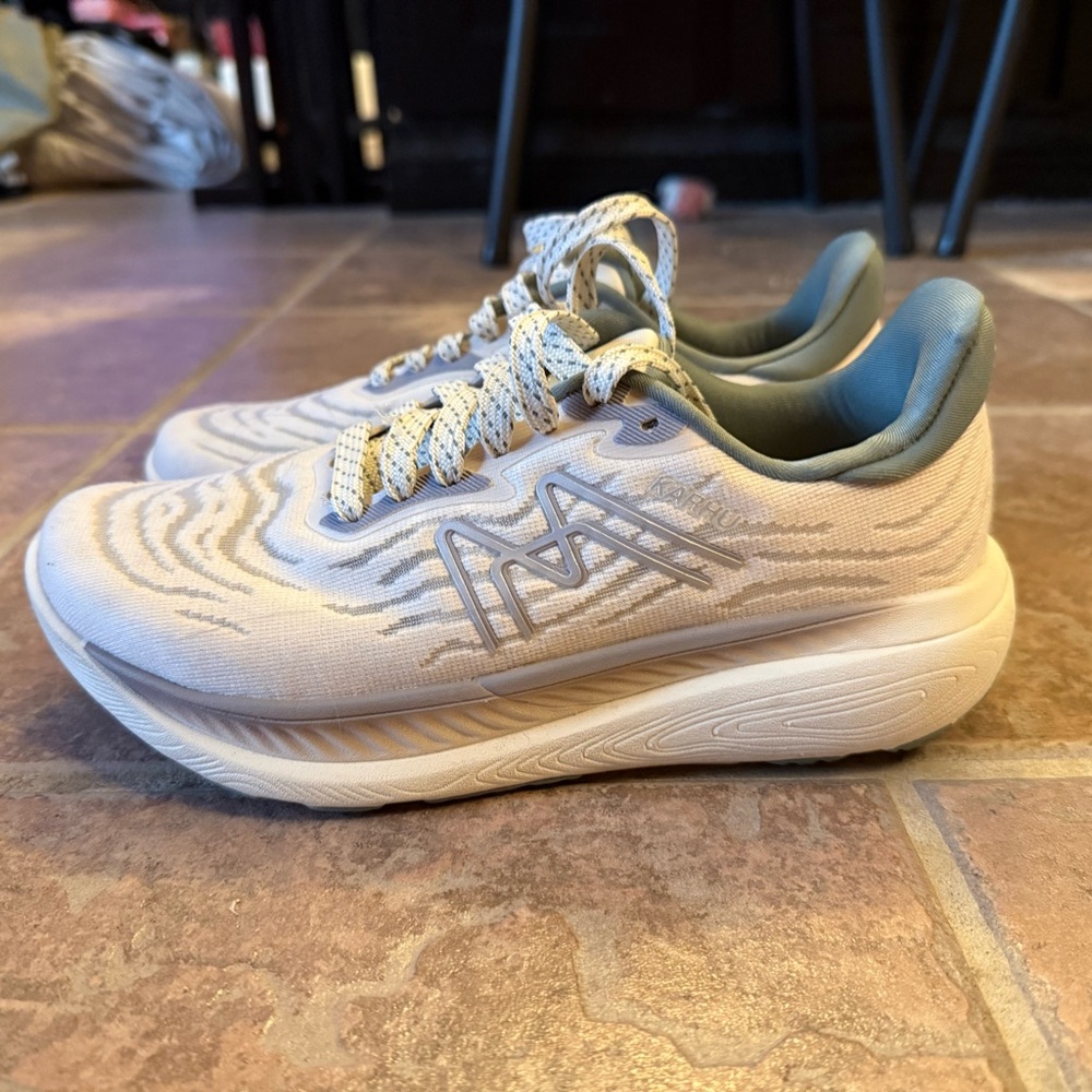 Women's Athletic Shoes in Cream and Gray by Mizuno